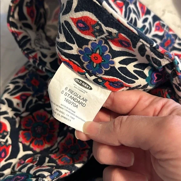 Old Navy Pixie Navy, Red & Teal Floral Pants - Picture 4 of 4